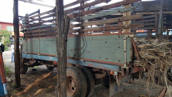 ขาย 6 ล้อหัวยาว พร้อมใช้ เครื่อง 6BF1 180 แรงม้า คัสซีสวยตลอดเส้น เฟืองท้ายใหญ่ มีสโลว์กลาง ทะเบียนเต็มพร้อมโอน