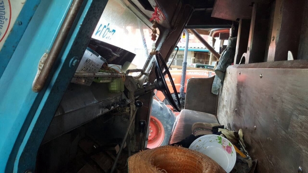 ขาย 6 ล้อหัวยาว พร้อมใช้ เครื่อง 6BF1 180 แรงม้า คัสซีสวยตลอดเส้น เฟืองท้ายใหญ่ มีสโลว์กลาง ทะเบียนเต็มพร้อมโอน