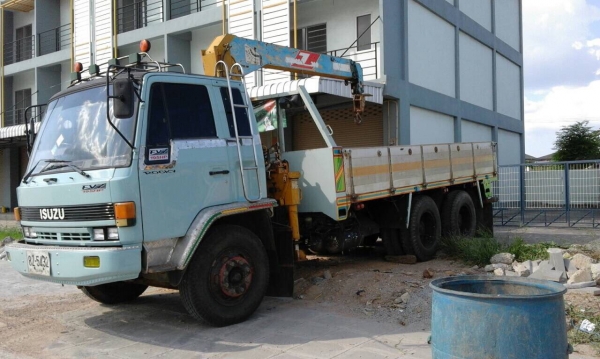 ขาย FVZ สองเพลาช่วงล่าง240 สโลกลางเครน 3 ตันท้องV  ยางไหม่ 10 เส้น รถสวยพร้อมใช้