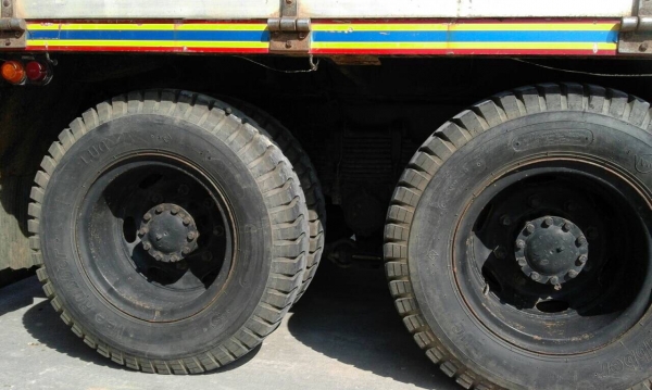 ขาย FVZ สองเพลาช่วงล่าง240 สโลกลางเครน 3 ตันท้องV  ยางไหม่ 10 เส้น รถสวยพร้อมใช้