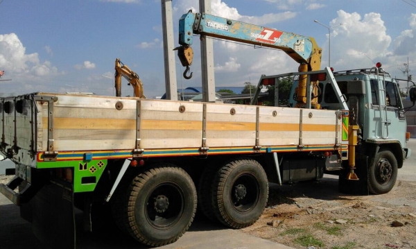 ขาย FVZ สองเพลาช่วงล่าง240 สโลกลางเครน 3 ตันท้องV  ยางไหม่ 10 เส้น รถสวยพร้อมใช้