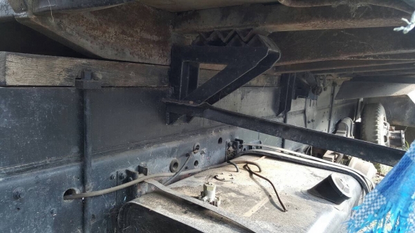 จองแล้วครับ ขายตามสภาพ 10 ล้อดั้มไอ้หลง FN527M-A สาแหรกเฉียง เครื่อง 6D16 195 แรงม้า ไม่มีเกียร์ ชุดดั้มครบ ไม่มีเล่มทะเบียน