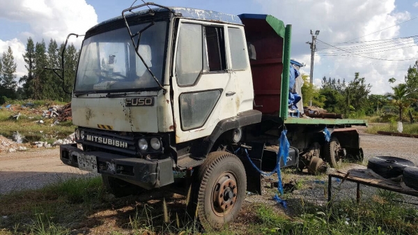 จองแล้วครับ ขายตามสภาพ 10 ล้อดั้มไอ้หลง FN527M-A สาแหรกเฉียง เครื่อง 6D16 195 แรงม้า ไม่มีเกียร์ ชุดดั้มครบ ไม่มีเล่มทะเบียน