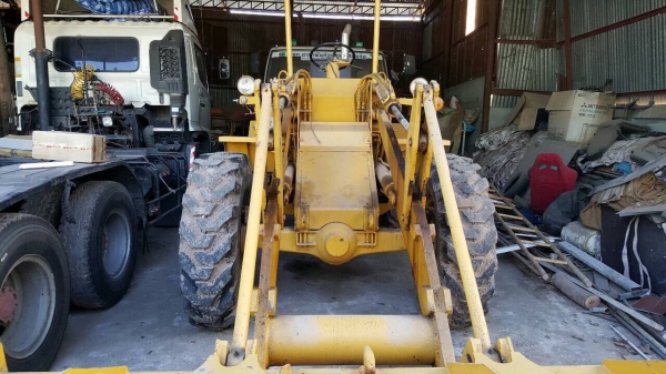 ขายรถตัก CAT 910 เอวอ่อน เครื่องดี ปั้มดี รถใช้งานอยู่เป็นประจำ ราคาคุยได้ครับ ขายรถตัก CAT 910 เอวอ่อน เครื่องดี ปั้มดี รถใช้งานอยู่เป็นประจำ ราคาคุยได้ครับ