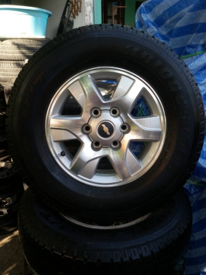 ล้อเชฟขอบ 16 พร้อมยาง 245 70 16 ปี13สวยจัด