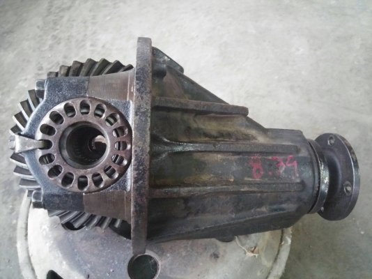 ขายเฟืองท้ายโตโยต้า 8.39 ลิมิเต็ดลูกปืนใหญ่คับ สวยๆเฟืองไม่บิ่นพร้อมใช้คับ