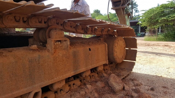 ขายแบคโฮ CAT 320 V.2 ติดตั้งไลน์แย็ก แต่ไม่ให้หัวแย็ก มีบุ้งกี๋ให้ เอกสารเล่มทะเบียนครบ เครื่อง 6BG1 Turbo รถพร้อมใช้ราคาต่อรองได้ ขายแบคโฮ CAT 320 V.2 ติดตั้งไลน์แย็ก แต่ไม่ให้หัวแย็ก มีบุ้งกี๋ให้ เอกสารเล่มทะเบียนครบ เครื่อง 6BG1 Turbo รถพร้อมใช้ราคาต่อรองได้