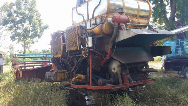 ขายรถเกี่ยวข้าวไทยเจริญ205แรงอีซูซุ ช่วงล่าง10อุ้ม2.2ตัน สภาพพร้อมลงงาน เกี่ยวข้าวได้เลย ปั๊ม22 ขายรถเกี่ยวข้าวไทยเจริญ205แรงอีซูซุ ช่วงล่าง10อุ้ม2.2ตัน สภาพพร้อมลงงาน เกี่ยวข้าวได้เลย ปั๊ม22