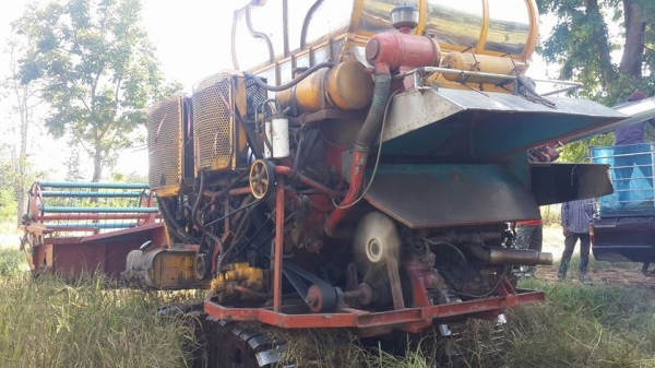 ขายรถเกี่ยวข้าวไทยเจริญ205แรงอีซูซุ ช่วงล่าง10อุ้ม2.2ตัน สภาพพร้อมลงงาน เกี่ยวข้าวได้เลย ปั๊ม22 ขายรถเกี่ยวข้าวไทยเจริญ205แรงอีซูซุ ช่วงล่าง10อุ้ม2.2ตัน สภาพพร้อมลงงาน เกี่ยวข้าวได้เลย ปั๊ม22