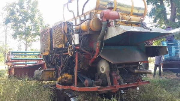 ขายรถเกี่ยวข้าวไทยเจริญ205แรงอีซูซุ ช่วงล่าง10อุ้ม2.2ตัน สภาพพร้อมลงงาน เกี่ยวข้าวได้เลย ปั๊ม22 ขายรถเกี่ยวข้าวไทยเจริญ205แรงอีซูซุ ช่วงล่าง10อุ้ม2.2ตัน สภาพพร้อมลงงาน เกี่ยวข้าวได้เลย ปั๊ม22