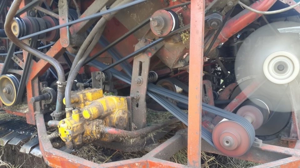 ขายรถเกี่ยวข้าวไทยเจริญ205แรงอีซูซุ ช่วงล่าง10อุ้ม2.2ตัน สภาพพร้อมลงงาน เกี่ยวข้าวได้เลย ปั๊ม22 ขายรถเกี่ยวข้าวไทยเจริญ205แรงอีซูซุ ช่วงล่าง10อุ้ม2.2ตัน สภาพพร้อมลงงาน เกี่ยวข้าวได้เลย ปั๊ม22