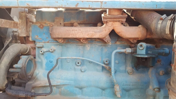 ขายตามสภาพ รถไถ 2 เพลา FORD 8340 คานหน้า CARRARO ไม่มีเพลากลาง ปั้มดีเซล และไดสตาร์ท เอกสารเล่มทะเบียนครบ