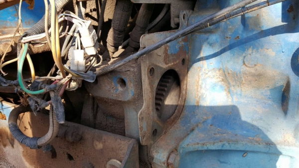 ขายตามสภาพ รถไถ 2 เพลา FORD 8340 คานหน้า CARRARO ไม่มีเพลากลาง ปั้มดีเซล และไดสตาร์ท เอกสารเล่มทะเบียนครบ