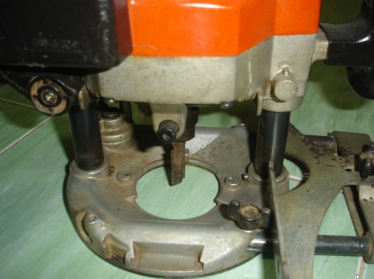 ขายราวเตอร์ เครื่องฉลุลายไม้ Maktec รุ่น MT360 สภาพ80\% ขายถูก