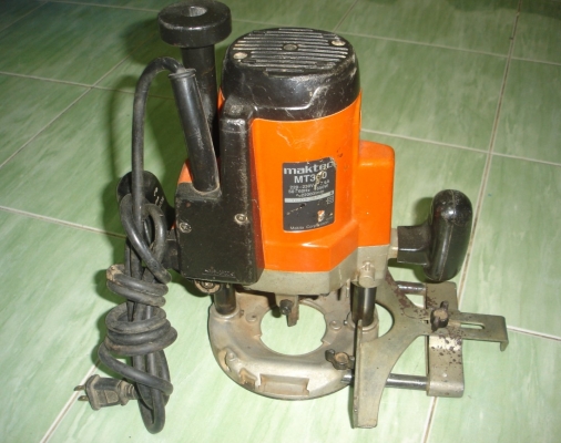 ขายราวเตอร์ เครื่องฉลุลายไม้ Maktec รุ่น MT360 สภาพ80\% ขายถูก