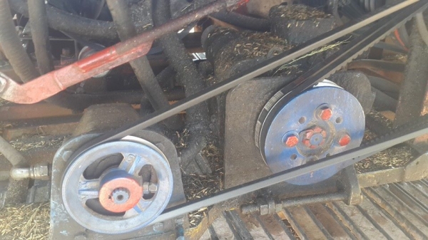 ขายรถเกี่ยวข้าวศักดิ์พัฒนา195เทอร์โบว์ ฝาส้ม ช่วงล่าง10โซ่ดี ปั๊ม23 อุ้มแสตนเลส อุ้มข้าว2.5ตัน สภาพพร้อมเกี่ยว ขายรถเกี่ยวข้าวศักดิ์พัฒนา195เทอร์โบว์ ฝาส้ม ช่วงล่าง10โซ่ดี ปั๊ม23 อุ้มแสตนเลส อุ้มข้าว2.5ตัน สภาพพร้อมเกี่ยว