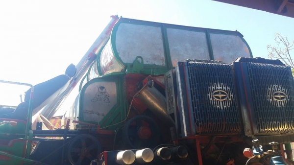 ขายรถเกี่ยวข้าวศักดิ์พัฒนา195เทอร์โบว์ ฝาส้ม ช่วงล่าง10โซ่ดี ปั๊ม23 อุ้มแสตนเลส อุ้มข้าว2.5ตัน สภาพพร้อมเกี่ยว ขายรถเกี่ยวข้าวศักดิ์พัฒนา195เทอร์โบว์ ฝาส้ม ช่วงล่าง10โซ่ดี ปั๊ม23 อุ้มแสตนเลส อุ้มข้าว2.5ตัน สภาพพร้อมเกี่ยว