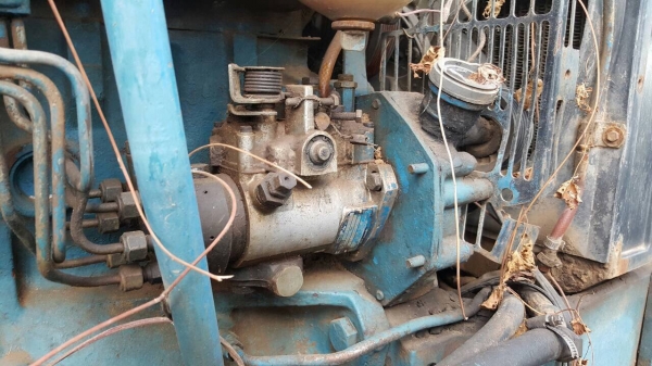 ขายตามสภาพ รถไถ 2 เพลา FORD 8340 คานหน้า CARRARO ไม่มีเพลากลาง และไดสตาร์ท เอกสารเล่มทะเบียนครบ ราคาคุยได้ครับ ขายตามสภาพ รถไถ 2 เพลา FORD 8340 คานหน้า CARRARO ไม่มีเพลากลาง และไดสตาร์ท เอกสารเล่มทะเบียนครบ ราคาคุยได้ครับ