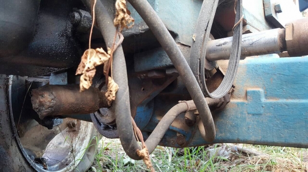 ขายตามสภาพ รถไถ 2 เพลา FORD 8340 คานหน้า CARRARO ไม่มีเพลากลาง และไดสตาร์ท เอกสารเล่มทะเบียนครบ ราคาคุยได้ครับ ขายตามสภาพ รถไถ 2 เพลา FORD 8340 คานหน้า CARRARO ไม่มีเพลากลาง และไดสตาร์ท เอกสารเล่มทะเบียนครบ ราคาคุยได้ครับ