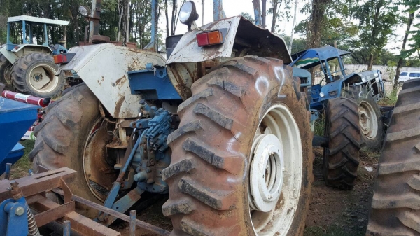 ขายตามสภาพ รถไถ 2 เพลา FORD 8340 คานหน้า CARRARO ไม่มีเพลากลาง และไดสตาร์ท เอกสารเล่มทะเบียนครบ ราคาคุยได้ครับ ขายตามสภาพ รถไถ 2 เพลา FORD 8340 คานหน้า CARRARO ไม่มีเพลากลาง และไดสตาร์ท เอกสารเล่มทะเบียนครบ ราคาคุยได้ครับ