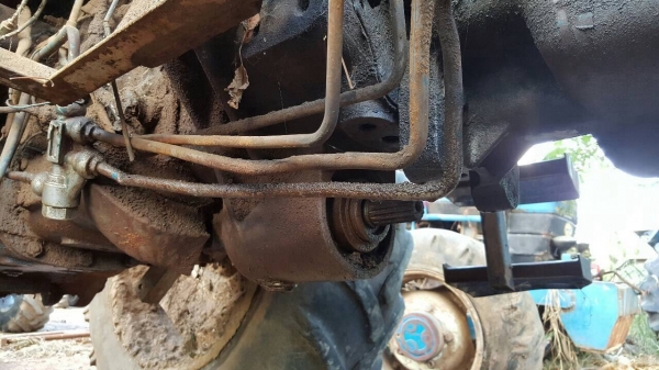 ขายตามสภาพ รถไถ 2 เพลา FORD 8340 คานหน้า CARRARO ไม่มีเพลากลาง หม้อน้ำ และไดสตาร์ท เอกสารเล่มทะเบียนครบ ราคาคุยได้ครับ