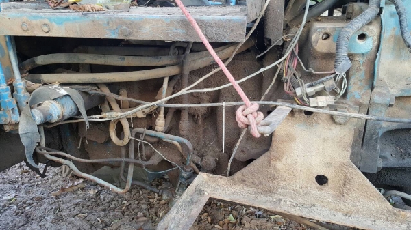 ขายตามสภาพ รถไถ 2 เพลา FORD 8340 คานหน้า CARRARO ไม่มีเพลากลาง หม้อน้ำ และไดสตาร์ท เอกสารเล่มทะเบียนครบ ราคาคุยได้ครับ