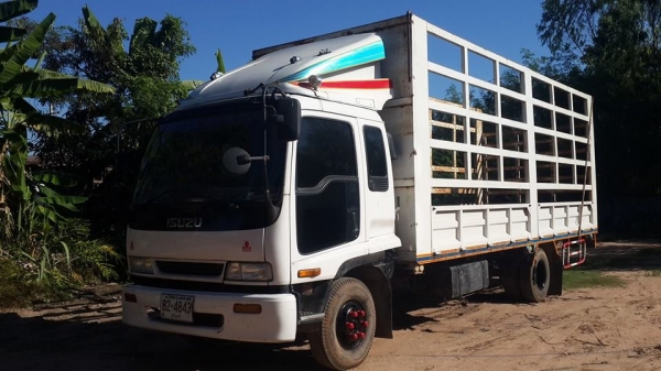 ขาย6ล้อยาง8.25ขอบ16 DECA195 แชชซีสวยเดิม กระจกไฟฟ้า กระบะยาว7เมตร เครื่องดี คอกแผงสูง วิ่งร่องได้เลย เอกสารเล่มทะเบียนพร้อมโอน