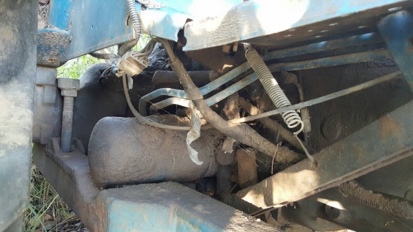 ขายตามสภาพ รถไถ 2 เพลา FORD New Holland 6640 เอกสารเล่มทะเบียนครบ ขาดล้อหลัง 1 ข้าง ไม่มีไดสตาร์ท ชุดเฟืองคานหน้าถอดแล้ว ราคาต่อรองได้ครับ ขายตามสภาพ รถไถ 2 เพลา FORD New Holland 6640 เอกสารเล่มทะเบียนครบ ขาดล้อหลัง 1 ข้าง ไม่มีไดสตาร์ท ชุดเฟืองคานหน้าถอดแล้ว ราคาต่อรองได้ครับ