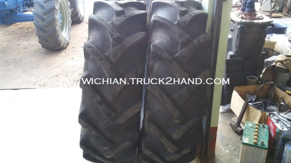 ขายแล้วยางหน้ารถไถ14.9-24 ถอด\% ยี่ห้อBKTยางโรตีติดรถเก่านอก ยางสวยดอกสูงยังใช้ได้อีกนานคู่ละ8,000ครับ