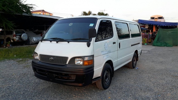 รถตู้ โตโยต้า ไฮเอช รถตู้ โตโยต้า ไฮเอช