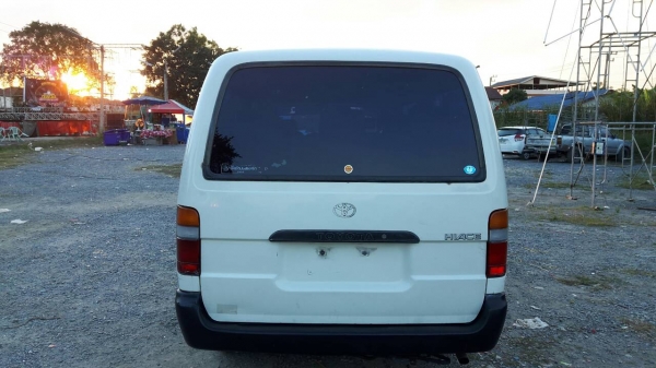 รถตู้ โตโยต้า ไฮเอช รถตู้ โตโยต้า ไฮเอช