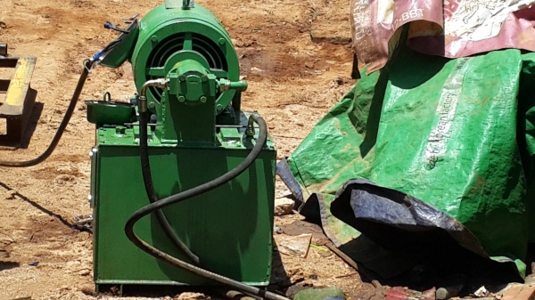 เครืองอัดกระดาษ กระป๋องหรือฟาง