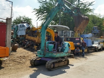 รถขุด แบคโฮ KOMATSU : PC 20-7E บูมอาร์ม หัวกระแทกในตัว ใช้งานง่าย จะขุดจะเจาะ ก็สะดวก รถขุด แบคโฮ KOMATSU : PC 20-7E บูมอาร์ม หัวกระแทกในตัว ใช้งานง่าย จะขุดจะเจาะ ก็สะดวก