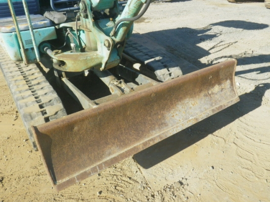 Komatsu PC35R-8 ปั้มนิ้ว