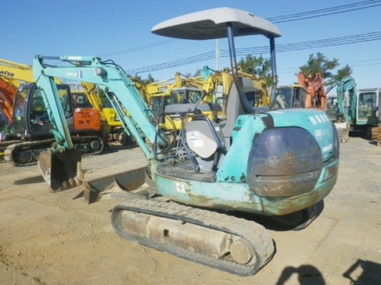 Komatsu PC35R-8 ปั้มนิ้ว