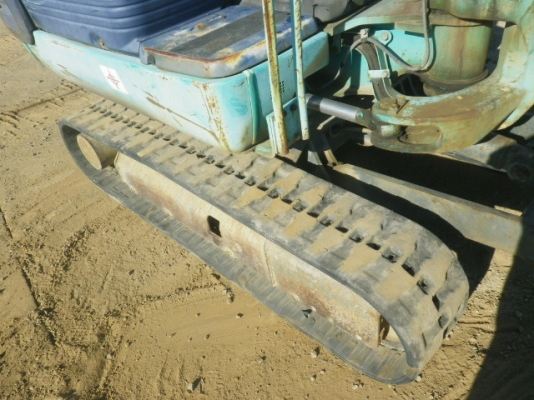 Komatsu PC35R-8 ปั้มนิ้ว