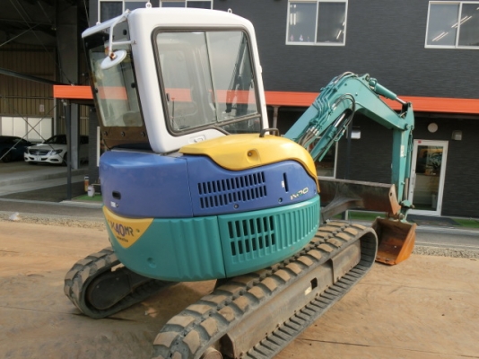 Komatsu PC40MR-1 เก่าญี่ปุ่น ตู้เก๋ง