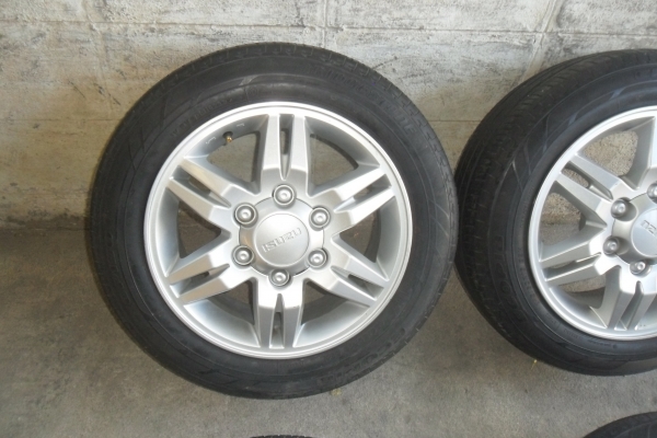 ล้อแม็ก 16นิ้ว 6รู อีซูสุ พร้อมยาง สวยๆ 4 ล้อ ลดราคาเหลือ 5700 บาท