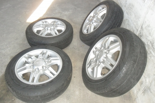 ล้อแม็ก 16นิ้ว 6รู อีซูสุ พร้อมยาง สวยๆ 4 ล้อ ลดราคาเหลือ 5700 บาท