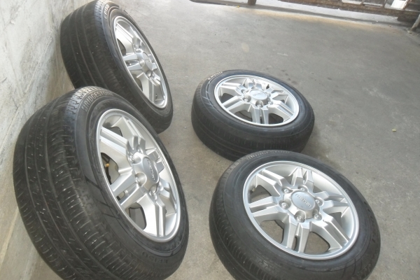 ล้อแม็ก 16นิ้ว 6รู อีซูสุ พร้อมยาง สวยๆ 4 ล้อ ลดราคาเหลือ 5700 บาท