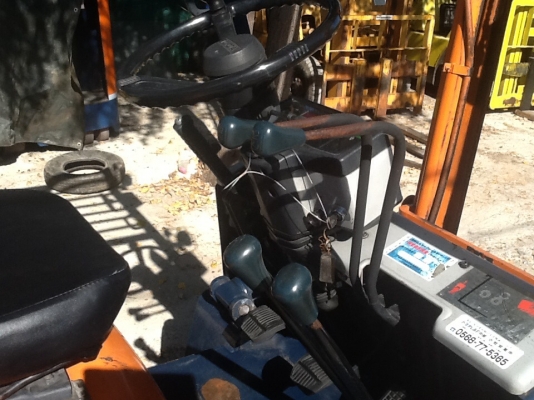 Toyota 5fg10 สภาพดีพร้อมใช้ติดแก๊สแล้ว เพิ่งเข้าจากญี่ปุ่นครับราคาไม่แพงครับ