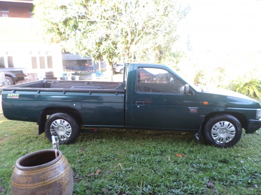 ขายรถกระบะนิสสันบิ๊กเอ็มฝาแดงจอโค้งตอนเดียว ปี39 เครื่องดีช่วงล่างแน่นปึกสภาพพร้อมใช้งานรถเดิมๆทั้งคันสีเดิมบางๆไม่เคยทำสีมีรอยขูดขีดบ้างตามอายุการใช้งานครัชชีเดิมสวยๆไม่มีผุรถสภาพเดิมมากครับ ภาษี พรบ.เต็มขาด ต.ค.59ทะเบียนพร้อมชุดโอนครับ แอร์เย็น+เทปชีดี+