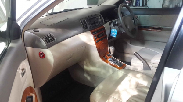 Toyota Altis 1.8 e ปี 02 รถสภาพสวยพร้อมใช้ เจ้าของดูแลดี เครื่องยนต์ ระบบเกียร์ ช่วงล่างสมบูรณ์ ภายนอกภายในใหม่ๆ รถไม่ช้ำไม่โทรม