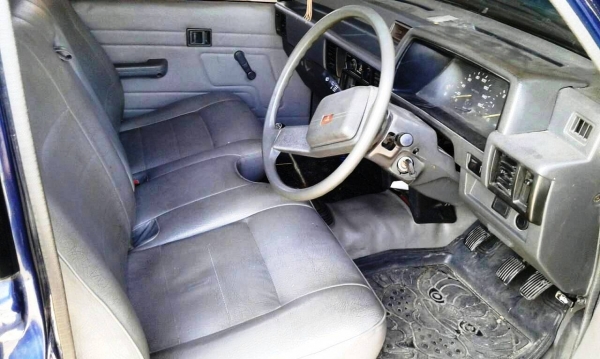 ไซโคลนตอนเดียวสภาพสวยทั้งภายในภายนอก รถขับขี่ดี คัทซีสวย แอร์เย็น เอกสารพร้อม ภาษีเต็ม