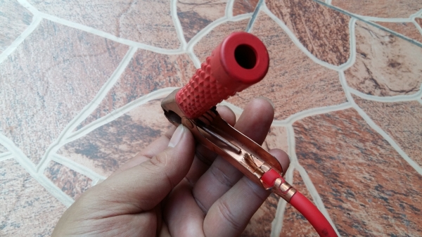 สายพ่วงแบตเตอรี่รถยนต์ มือสองจากญี่ปุ่น ยาว2.5เมตร สายพ่วงแบตเตอรี่รถยนต์ มือสองจากญี่ปุ่น ยาว2.5เมตร