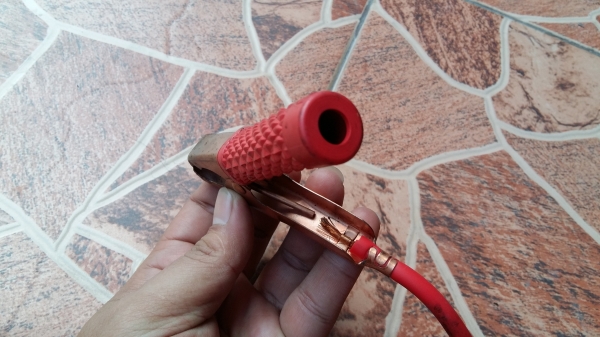 สายพ่วงแบตเตอรี่รถยนต์ มือสองจากญี่ปุ่น ยาว2.5เมตร สายพ่วงแบตเตอรี่รถยนต์ มือสองจากญี่ปุ่น ยาว2.5เมตร