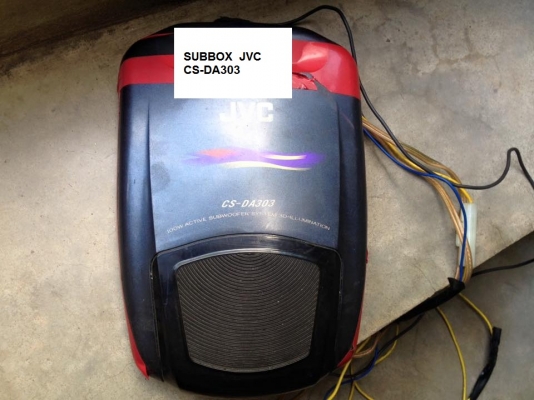 Subbox JVC แอมป์ในตัว วางใต้เบาะ กรอบมีรอยร้าว ไม่มีผลต่อการใช้งาน