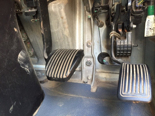 หัวลาก  330 แรง ปี 52   สภาพพร้อมใช้งาน   ราคา  1,500,000 บาท