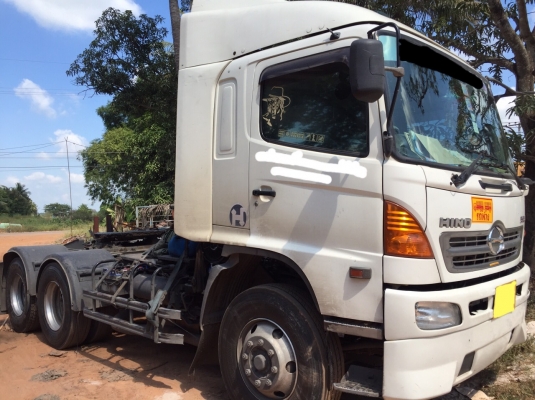 หัวลาก  330 แรง ปี 52   สภาพพร้อมใช้งาน   ราคา  1,500,000 บาท