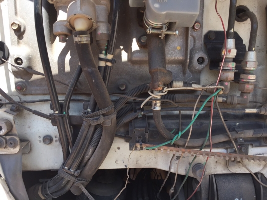 หัวลาก  330 แรง ปี 52   สภาพพร้อมใช้งาน   ราคา  1,500,000 บาท